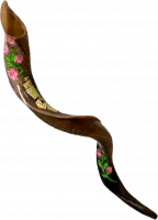 Painted kudu shofar with a pattern of roses and stems